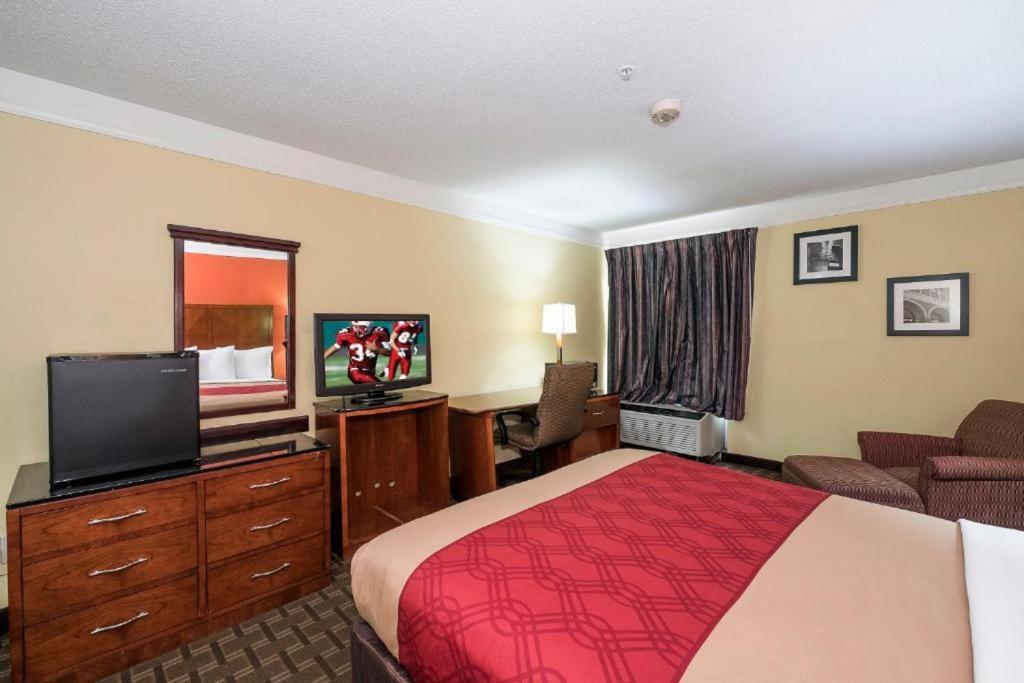 My Home & Suites Madison Ga Extérieur photo